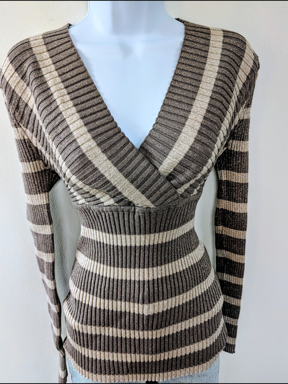 Fitted Striped V-Neck Ribbed Waist Sweater - Brown/Cream - Picture 3 of 6